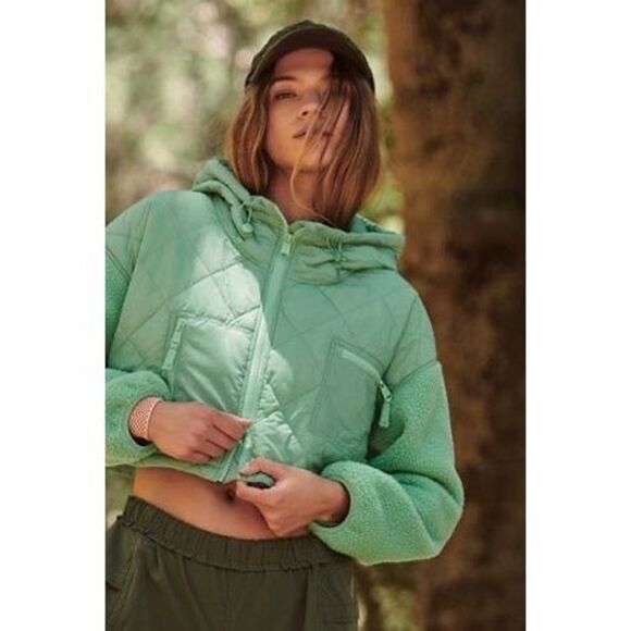 NWT FreePeople Puff & Fluff Cropped Puffer Size S NWT